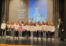 Mali zbor nastupio na susretu zborova u Požegi