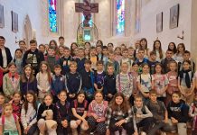 Hodočašće osnovnoškolske djece u Voćin