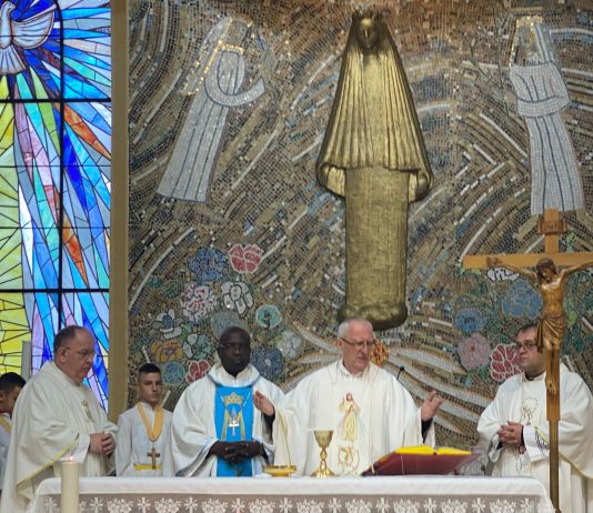 Biskup Abbo i misionar Karlo Prpić posjetili našu župu